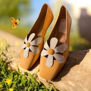 Elegant Yellow and White Floral Women's Loafers